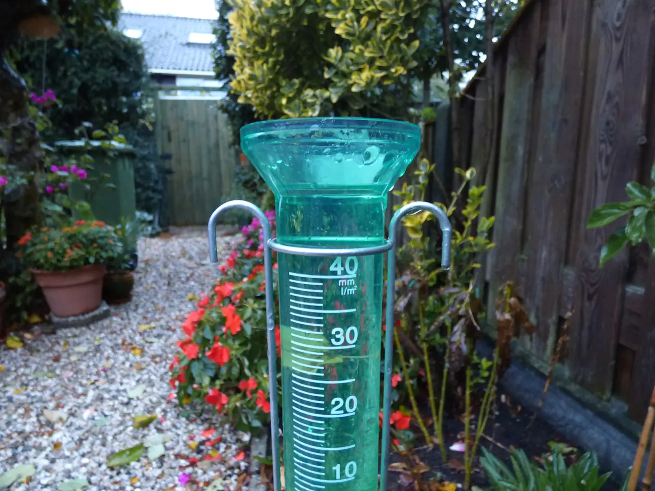 De regenmeter vol in Blaricum - Chris Meewis
