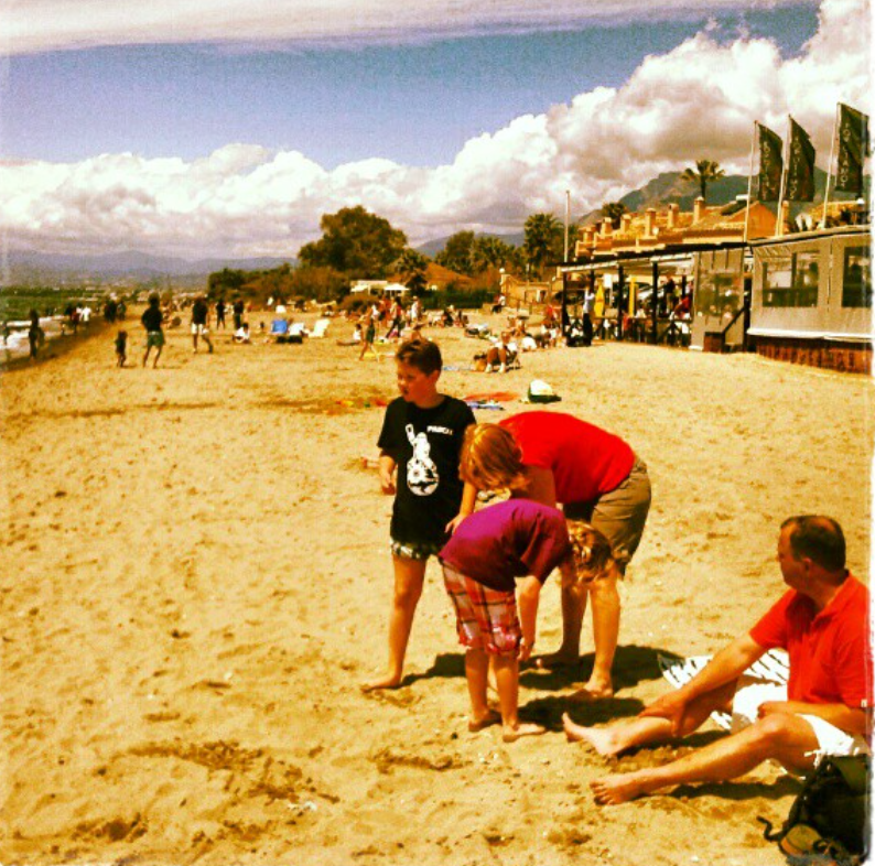 In 2012, de Hipo rechts. De zee ligt nog ver weg - Reinout van den Born