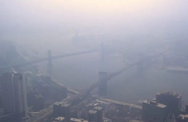 Smog boven New York - Edwin P. Ewing Jr.
