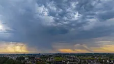 Onweersbui in de buurt van Hellevoetsluis - Simone Wiersma