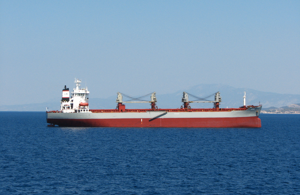 Een tanker, varend onder Griekse vlag - F de Comite