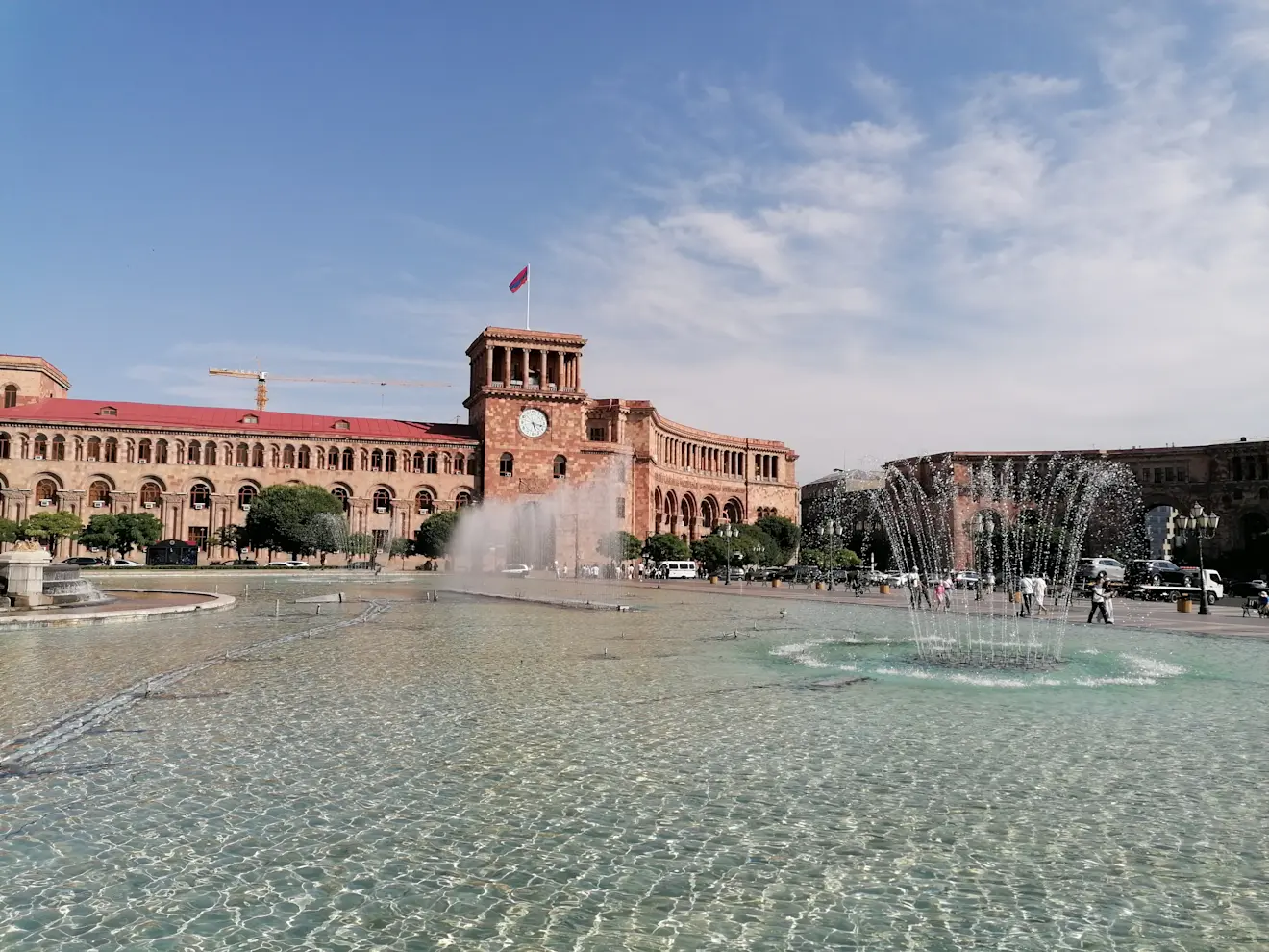 Republic Square in de Armeense hoofdstad Jerevan - Carlos Sour