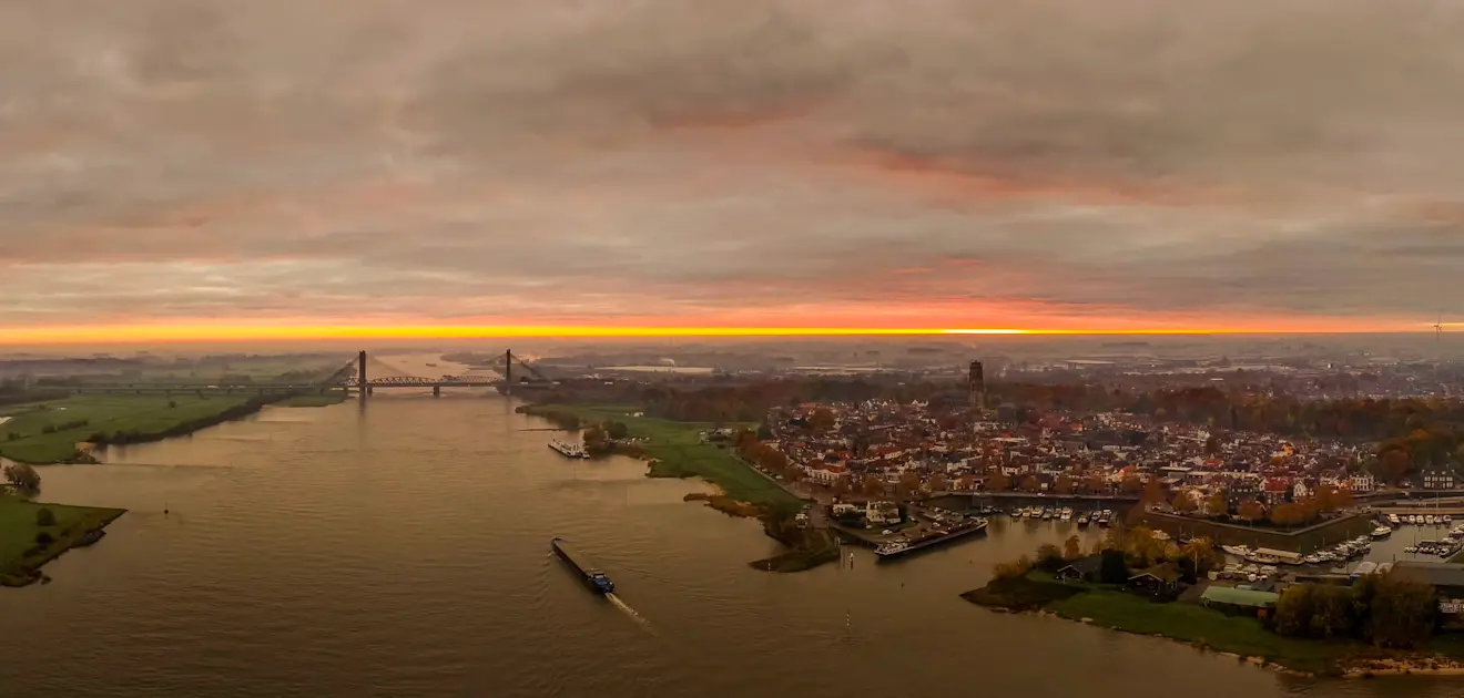 Ook in het zachte weerbeeld van nu spelen laaghangende wolken al een voorname rol - John Oomen