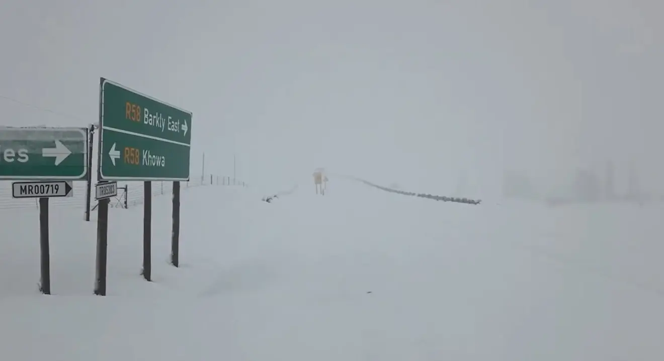Sneeuw in de provincie Oost-Kaap, vooral op grotere hoogte - still uit video