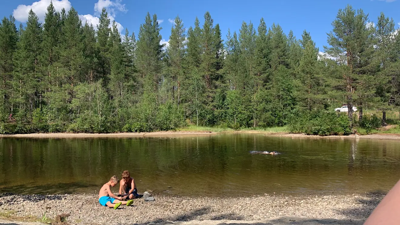 Zomer in Hede, Midden-Zweden - Maartje Kampjes