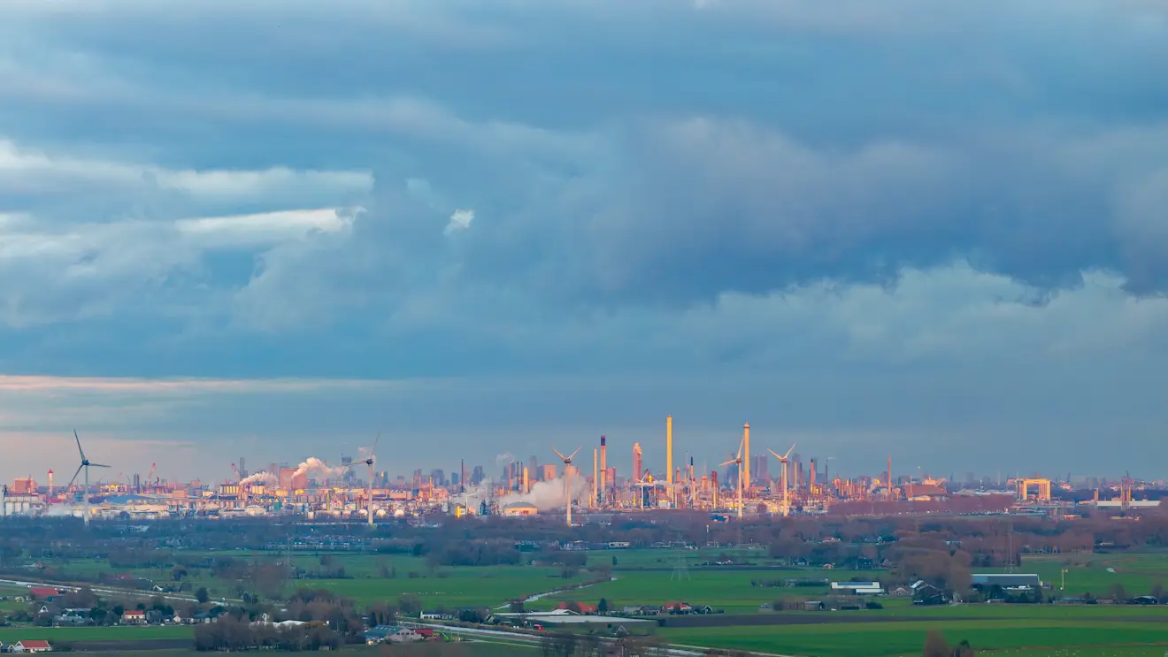 Licht uit, spot aan op Rotterdam - Simone Wiersma