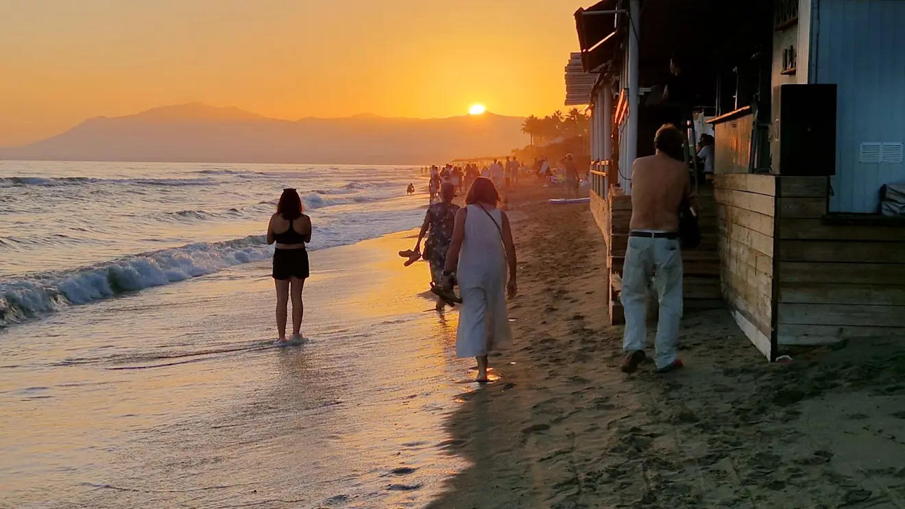 Vorig jaar, de zee is al een stuk dichterbij - Reinout van den Born