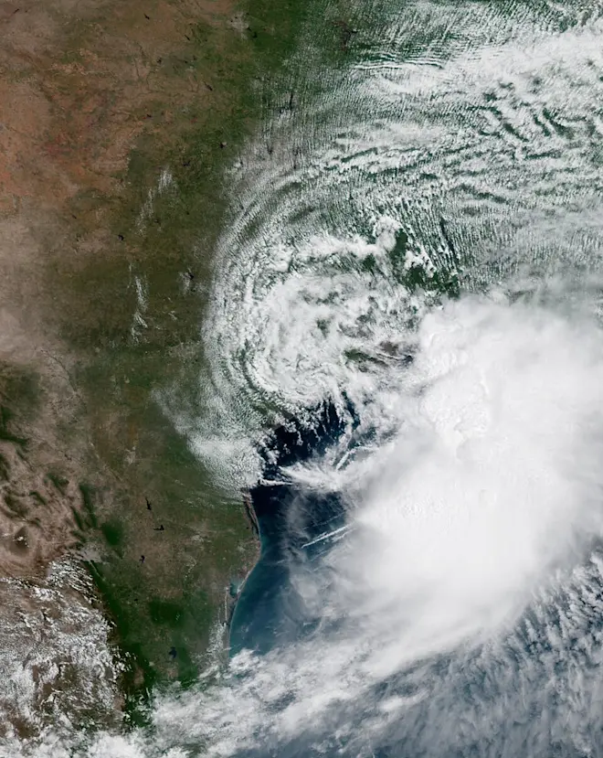 Satellietfoto van de enige tropische storm tot nu toe, Arthur - NASA