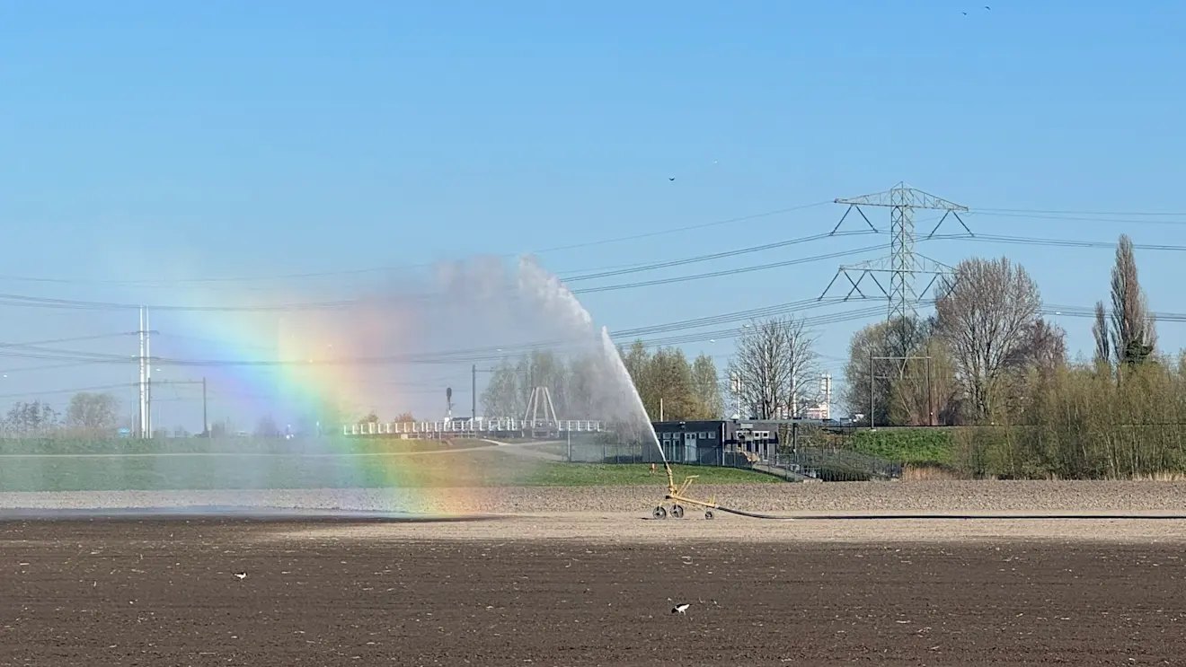 Sproeien tegen de droogte - Jolanda Bakker