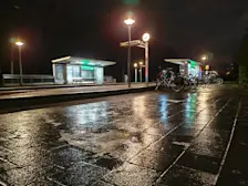 Spekgladde perrons vanochtend in Vlaardingen, door een ijzelbui - Jelmer van der Graaff