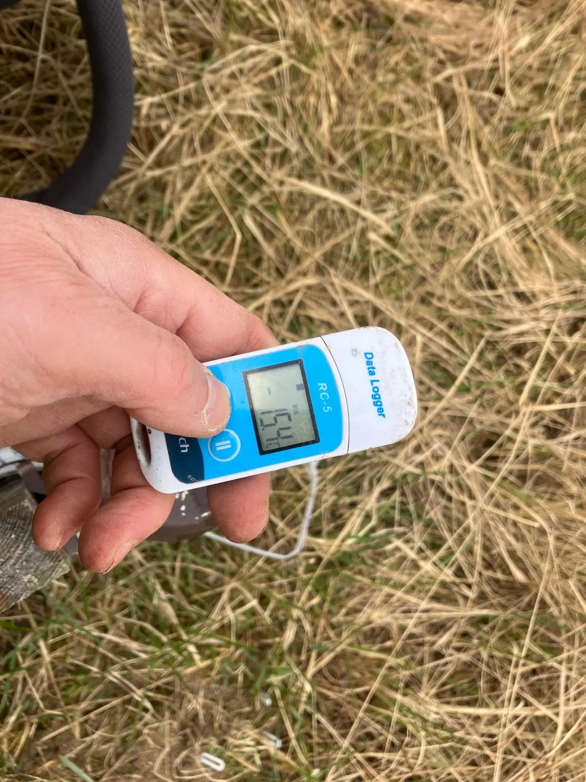 Het dataloggertje met daarop de temperatuur van -15,4 graden - Pieter Bliek