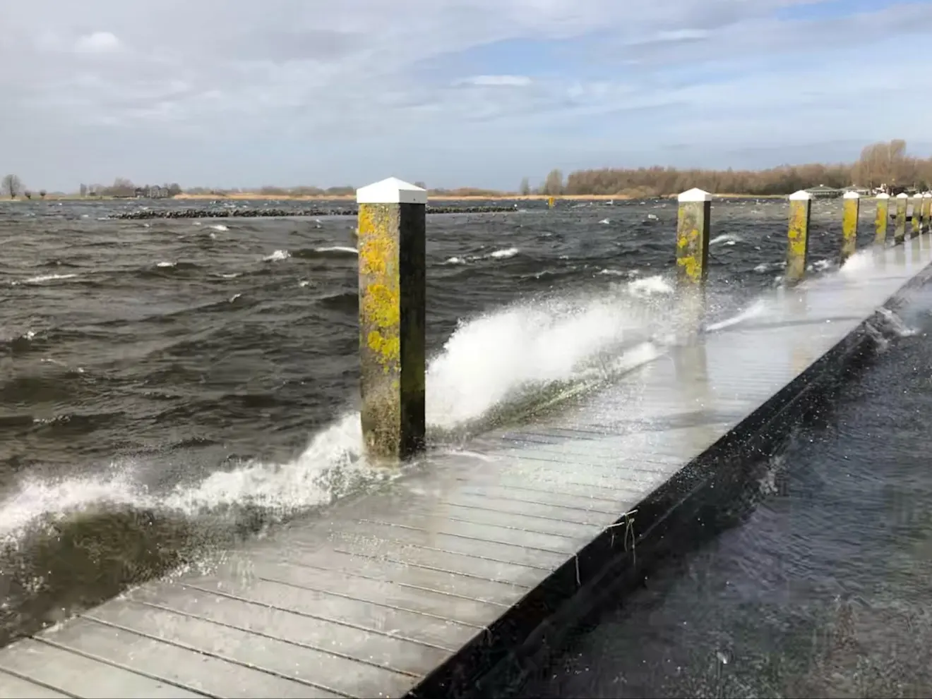Een onstuimige dag door de passage van storm benjamin - Jolanda Bakker