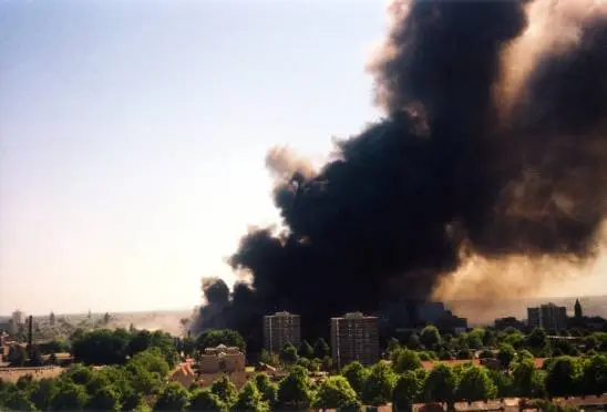 De vuurwerkramp op 13 mei 2000 in Enschede - Bart Flikweert