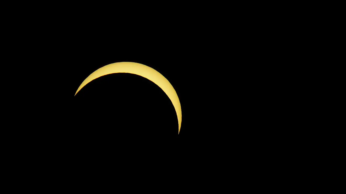 De gedeeltelijke zonsverduistering in Nederland boven Bronkhorst - Hans van Loenen