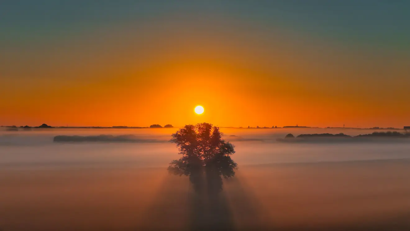 Zonsopkomst bij Rha (ten oosten va Dieren) - Hans van Loenen