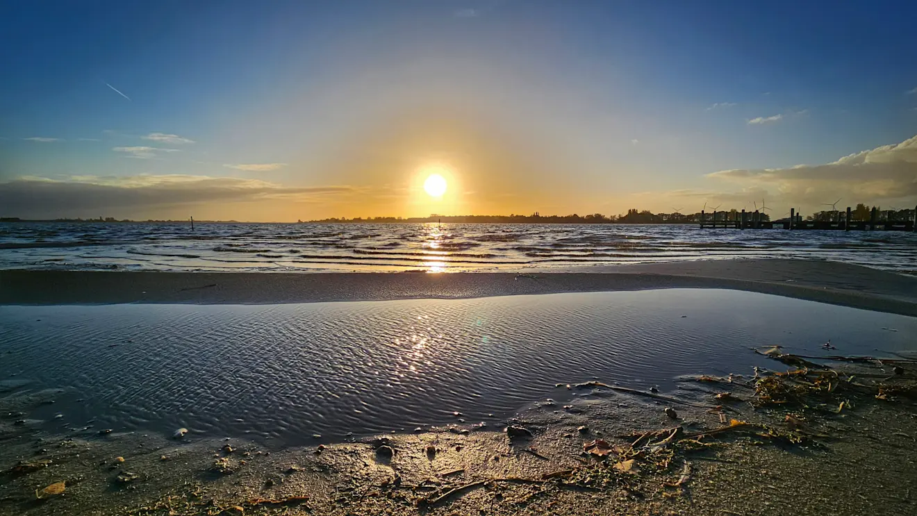 Zonsondergang op het Veluwemeer bij Elburg - Jannine Sanders