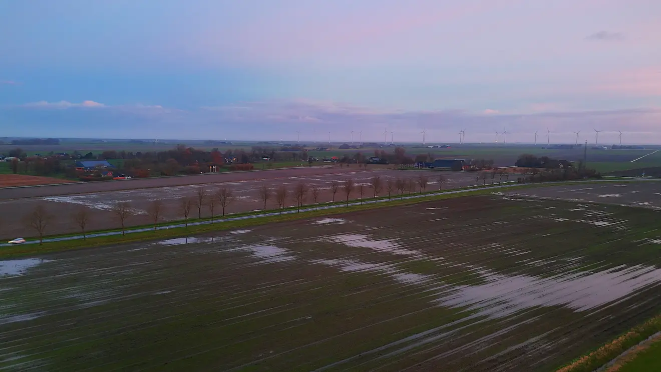 Water in het land in Groningen - Jannes Wiersema