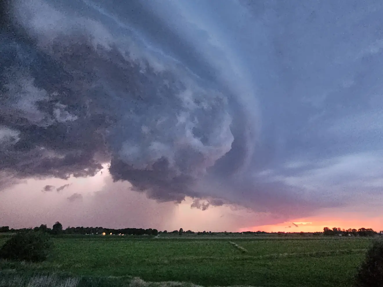 Onweer in de buurt van Lexmond - Magda de Hoop - van Soest