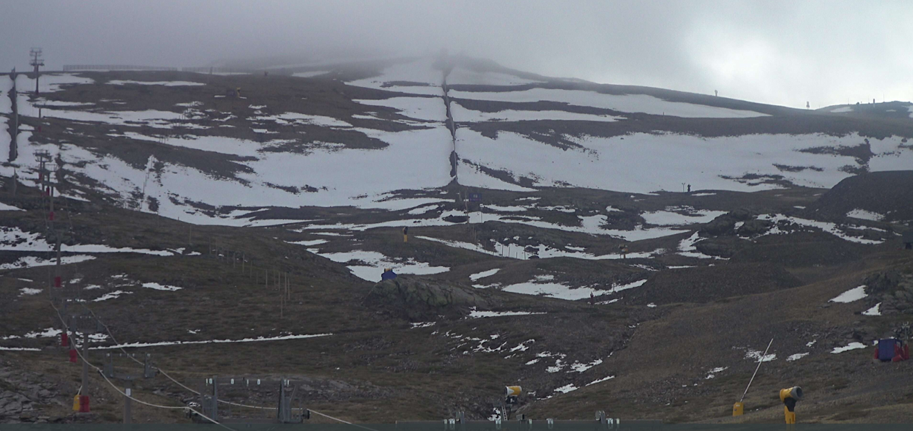 De Sierra Nevada vanochtend, het bruin overheerst nog - webcam