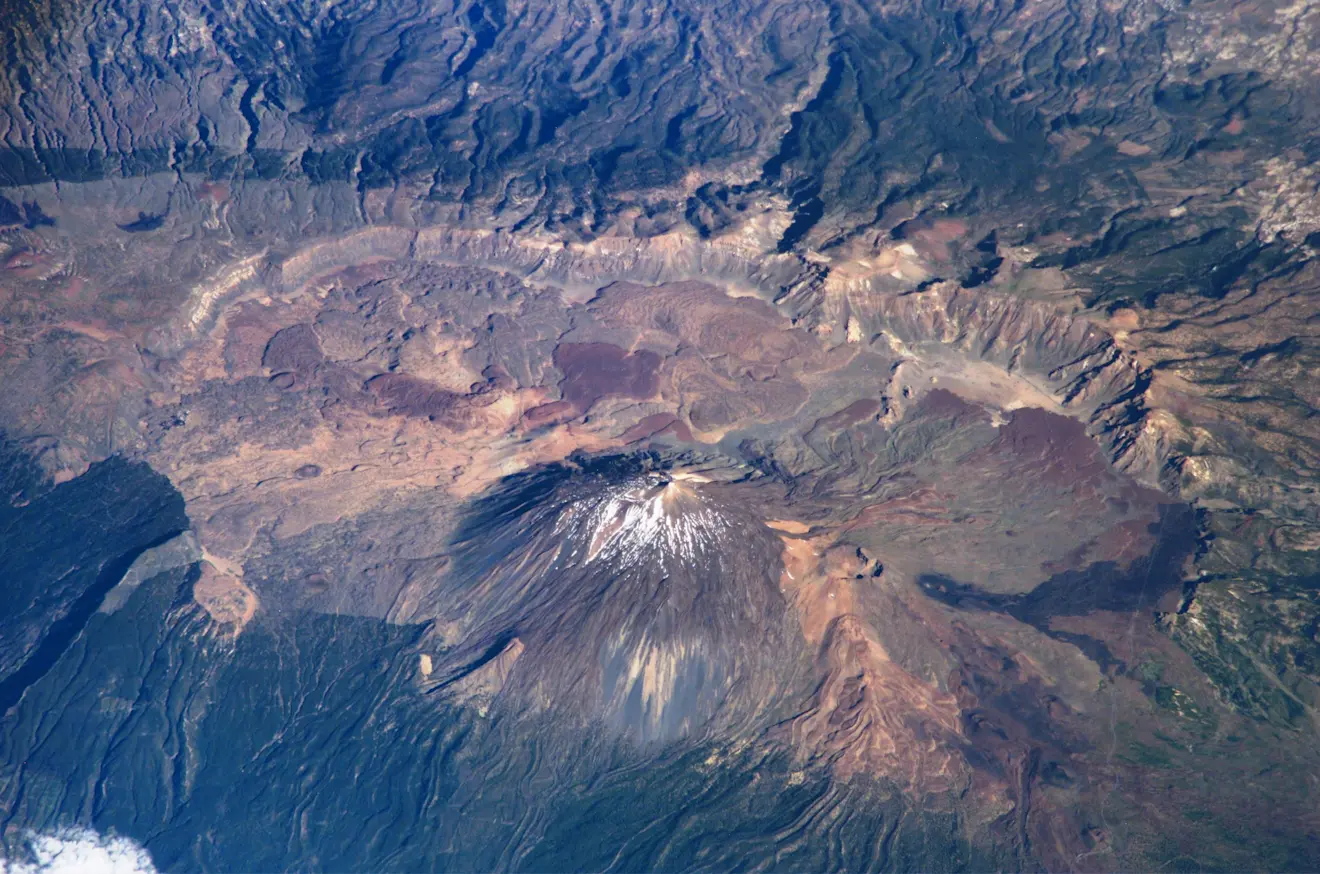 Een foto vanuit het ISS van El Teide op Tenerife - NASA