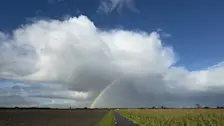 Cumulonimbus met regenboog - Jolanda Bakker
