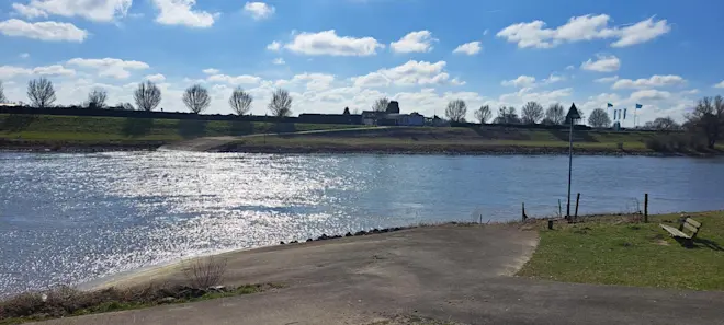 Mooi weer bij de IJssel in de buurt van Velp - Grieta Spannenburg