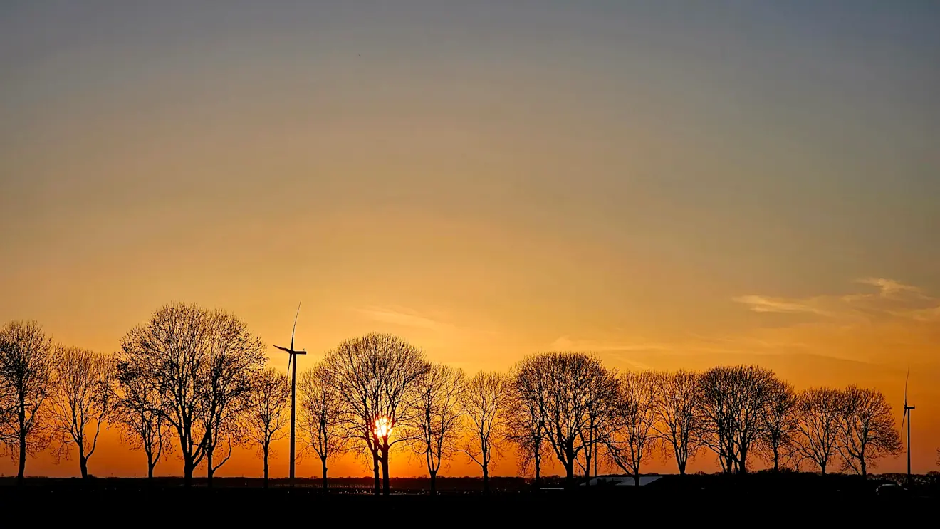 Zonsondergang in de buurt van Biddinghuizen, met een beetje Saharastof in de lucht - Jannine Sanders