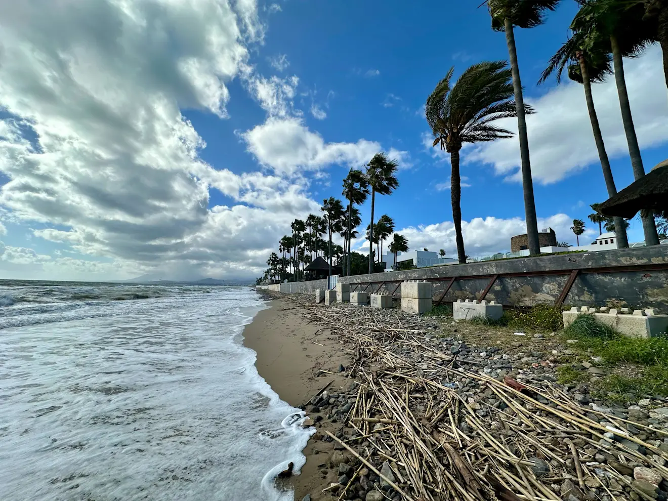 De regen van de laatste tijd heeft aan de Costa del Sol zij sporen nagelaten - Tycho van den Born