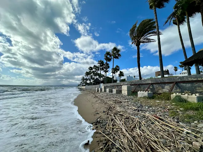 De regen van de laatste tijd heeft aan de Costa del Sol zij sporen nagelaten - Tycho van den Born
