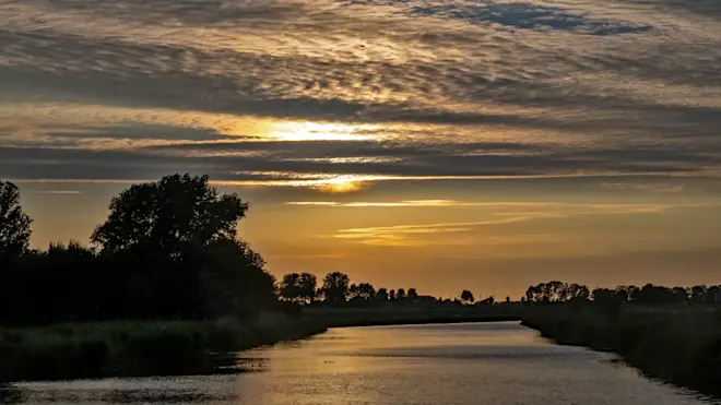 Mensen worden in de zomer tegenwoordig vaker overweldigd door het weer, en vooral de berichtgeving erover. Terwijl de werkelijkheid vaak een stuk genuanceerder is - Simone Wiersma