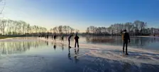Een winter met schaatsijs is voor velen een koningswens -Grieta Spannenburg