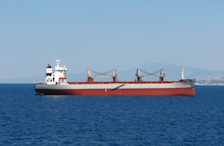 Een tanker, varend onder Griekse vlag - F de Comite