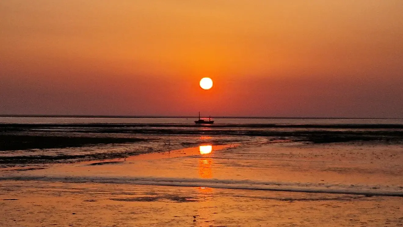 Zonsopkomst - gisteren boven de Wadden - Frans Alderse Baas