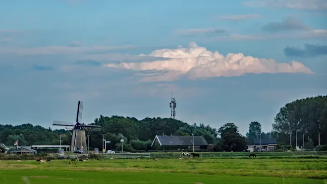 Een opbollende bui in de buurt van Hellevoetsluis - Simone Genna
