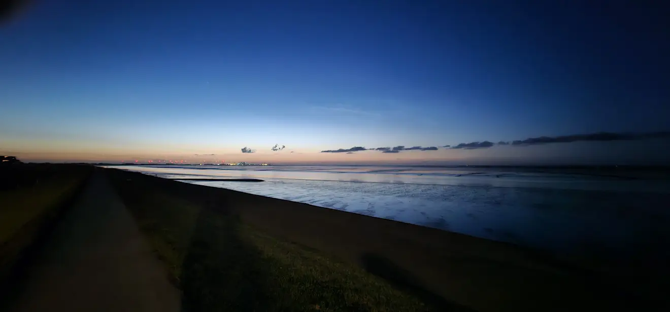 Vanuit Delfzijl - Geert Molema