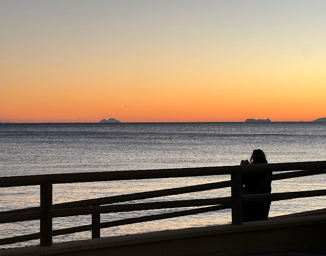 De rots bij Ceuta (in Afrika) links en de rots van Gibraltar (rechts) - Tycho van den Born