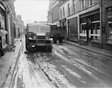 Opdooi in Nijkerk, na de winter van 1947 - J.G. Noske (Anefo)