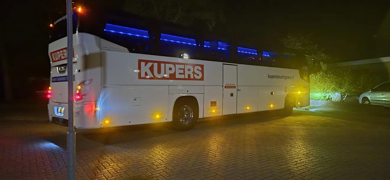 De buis die de passagiers thuis afzette - Dirk-Piet de Graaf