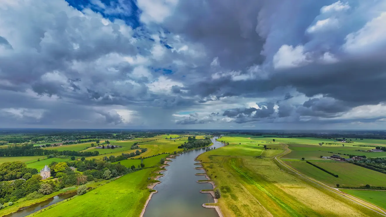 Prachtige wolkenluchten in de buurt van Spankeren - Hans van Loenen
