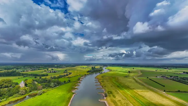 Prachtige wolkenluchten in de buurt van Spankeren - Hans van Loenen