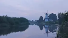 De laatste dag van de maand begon in Deil nevelig en bewolkt - Ab Donker
