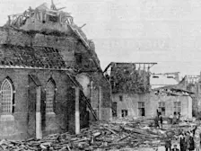 Schade in Borculo na passage van de tornado - Krantenarchief KB