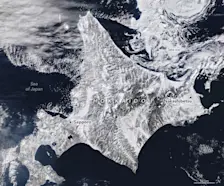 Hokkaido in de sneeuw, een satellietfoto van 5 februari - NASA
