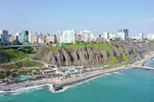 Bij de hoofdstad Lima van Peru welt tijdens een La Niña koud water uit de diepzee op naar het zeeoppervlak - Wikipedia