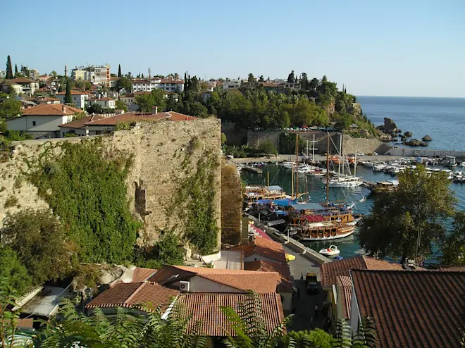 De stad Antalya in het zuiden van Turkije - Juergen L.