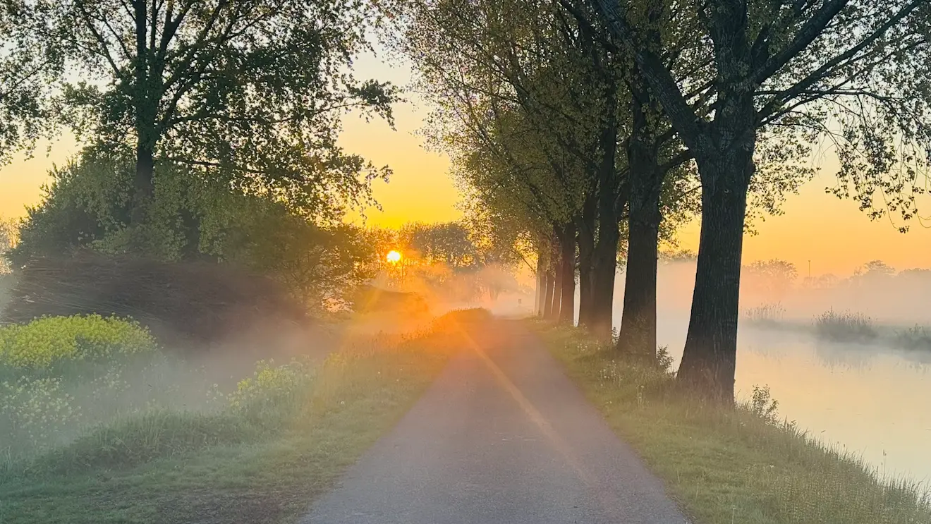 Fraaie zonsopkomst in de omgeving van Leerdam - John Oomen