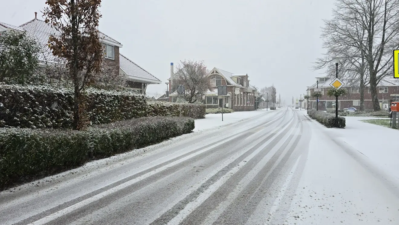 In Roodeschool sneeuwde het vrijdag al - Jannes Wiersema