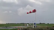Stormachtig herfstweer rond het vliegveld van Texel - Frans Alderse Baas