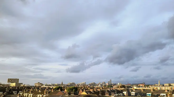 Zicht op Scheveningen, na het wegtrekken van de regen. Foto: Gerrit Hogeweg.