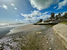 Ook aan de Costa del Sol komt het water vanuit de bergen weer tot een de zee - Tycho van den Born
